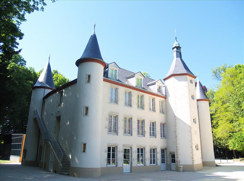 Château de la Motte à Louchy Montfand